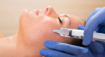 Revitalisierung der Gesichtshaut mit Mesotherapie-Technik